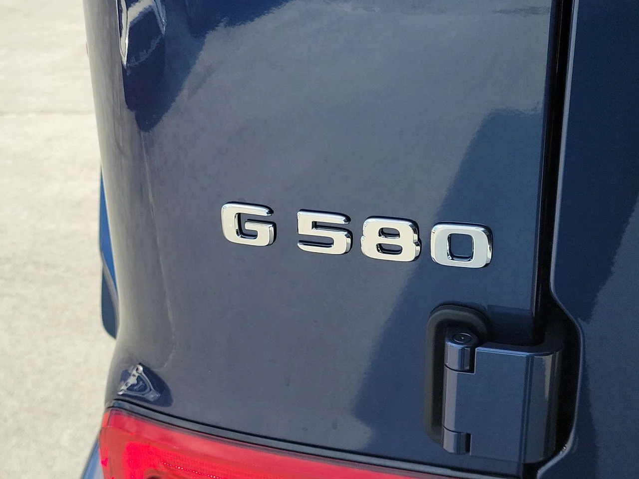 New 2027 Twilight blue Mercedes-Benz G 580 image 7