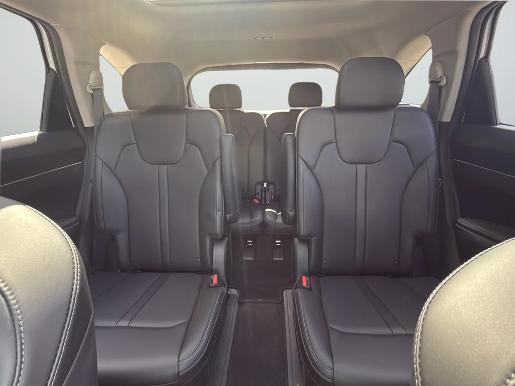 Used 2023 White Kia X-Line EX image 29