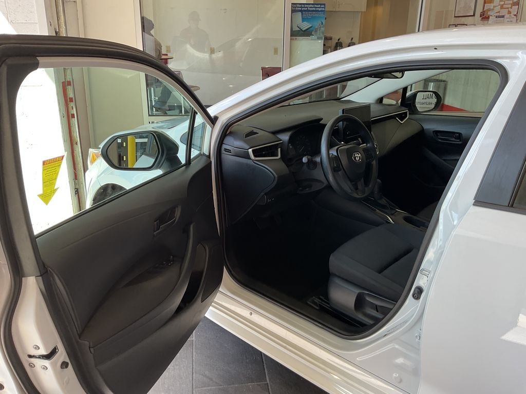Used 2025 White Toyota LE image 11