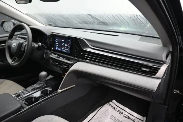 Used 2025  Toyota LE image 9