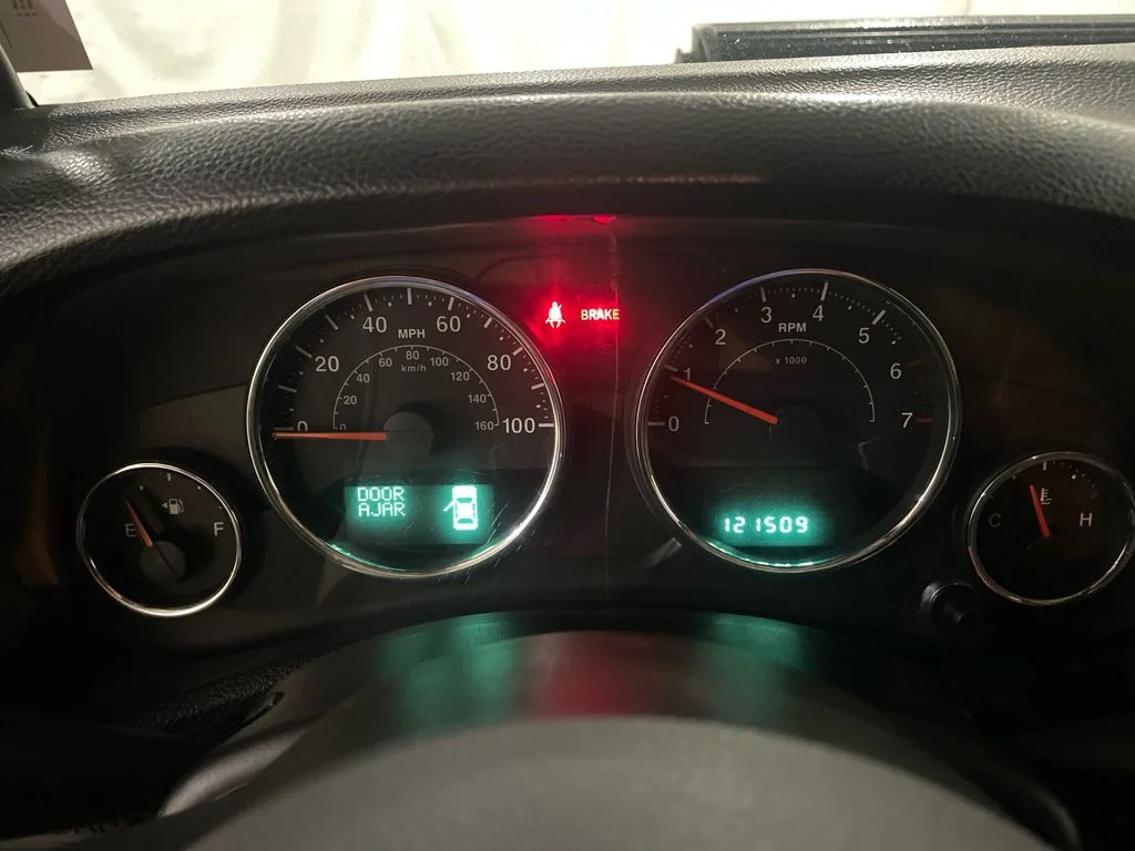 Used 2012  Jeep Rubicon image 17