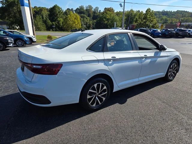 Used 2025 White Volkswagen 1.5T S image 8