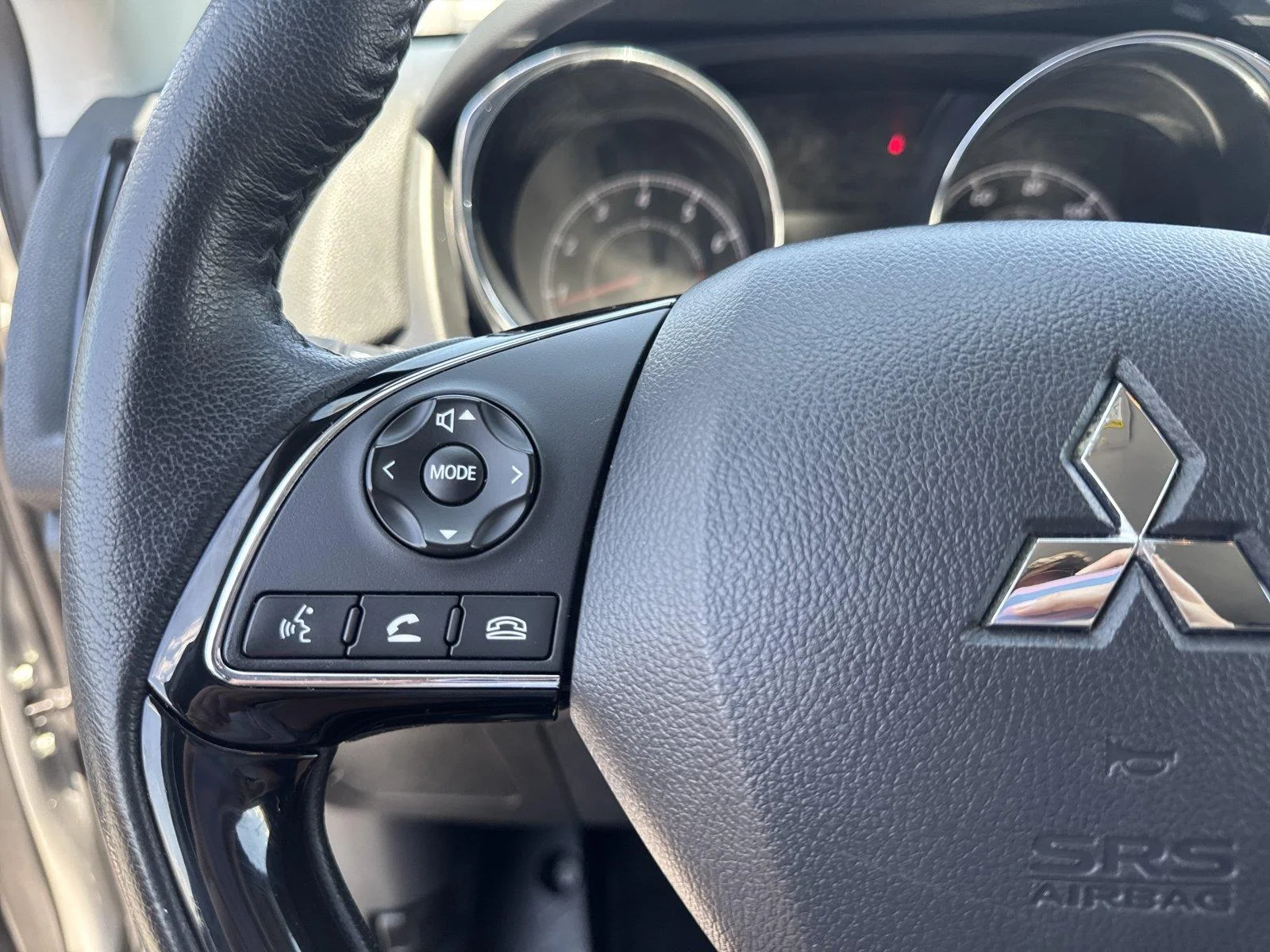 Used 2021 Alloy Silver Metallic Mitsubishi ES image 21