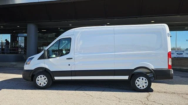 New 2026 Oxford White Ford 250 MR RWD image 17