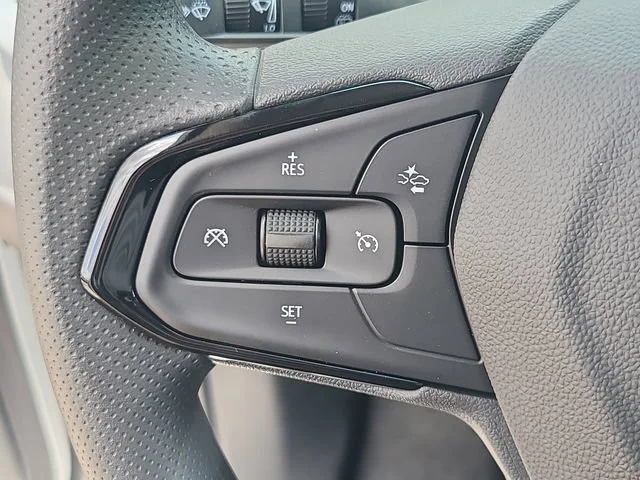 New 2027 Summit White Chevrolet LT image 20