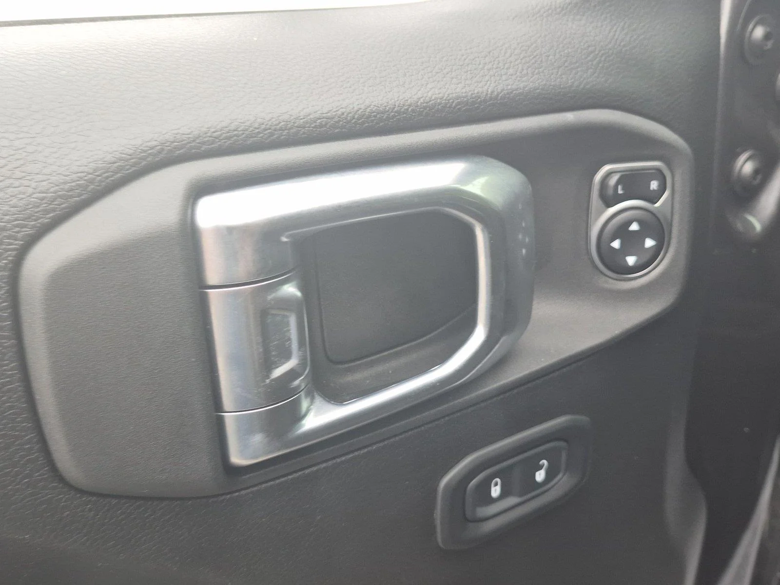 Used 2023 Granite Crystal Metallic Clearcoat Jeep Freedom image 15