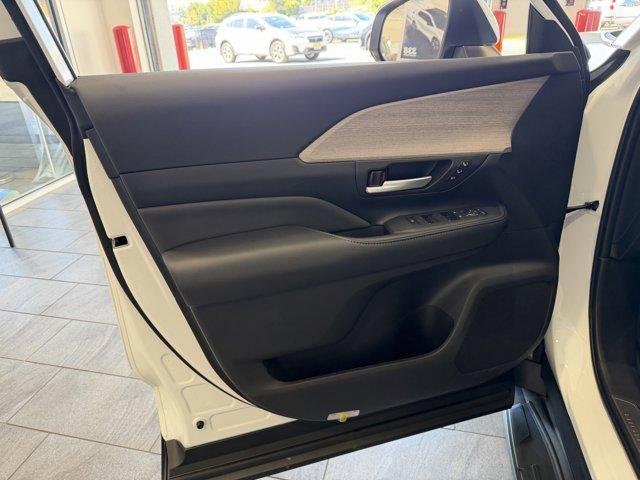 Certified Used 2026 WIND CHILL PEARL Toyota  image 51