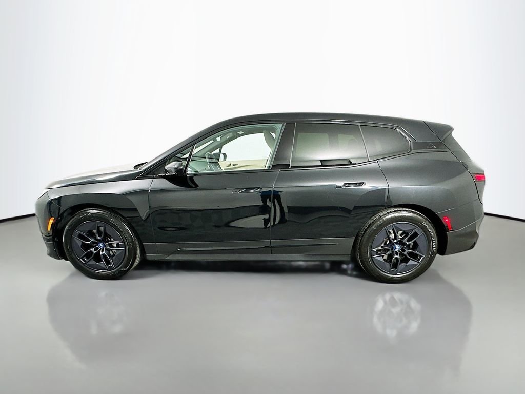 Certified Used 2023 Black Sapphire Metallic BMW xDrive50 image 8