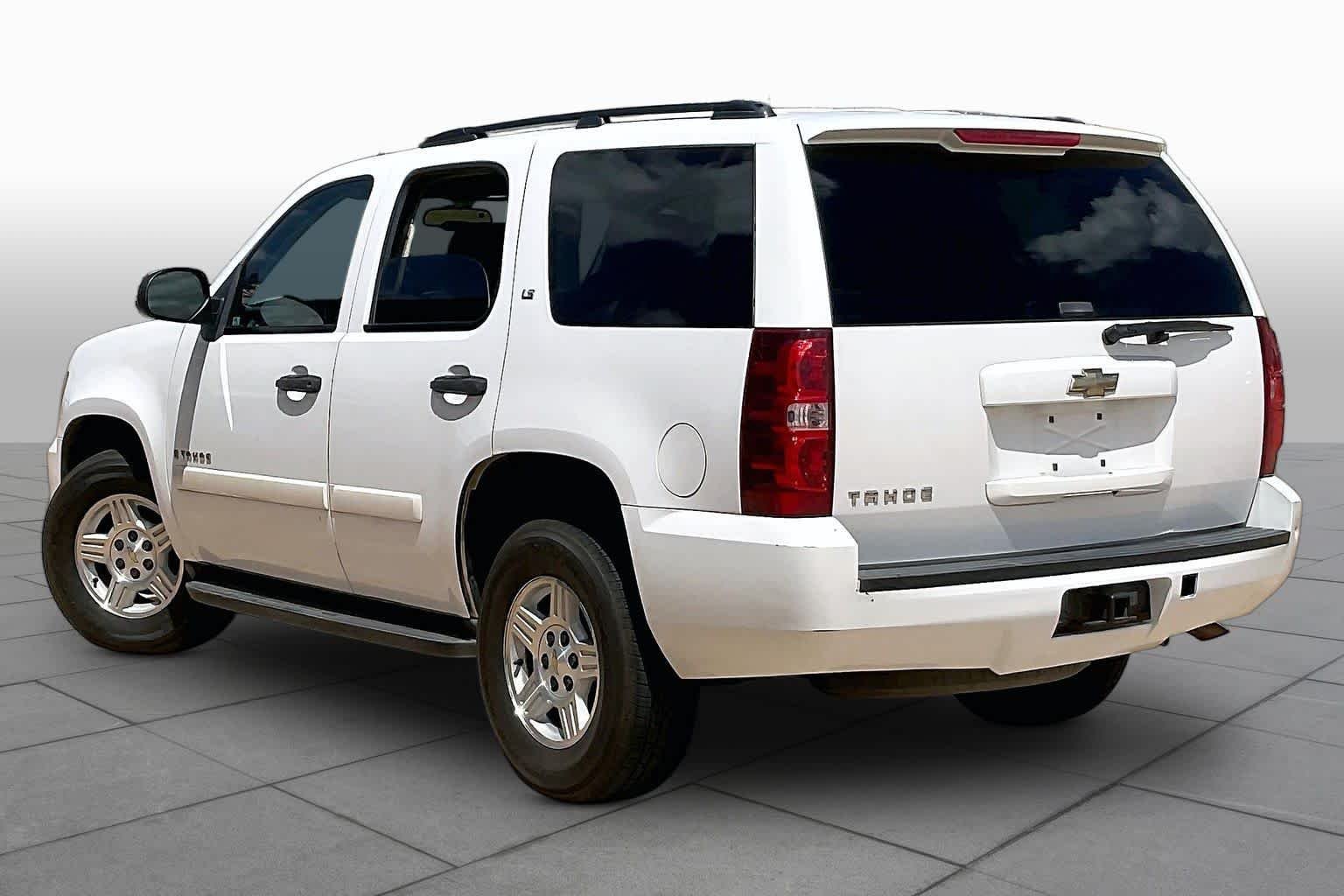 Used 2008 SUMMIT WHITE Chevrolet LS image 10
