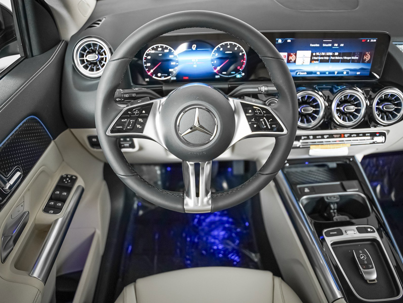 New 2026 Mountain Grey Metallic Mercedes-Benz GLA 250 image 14