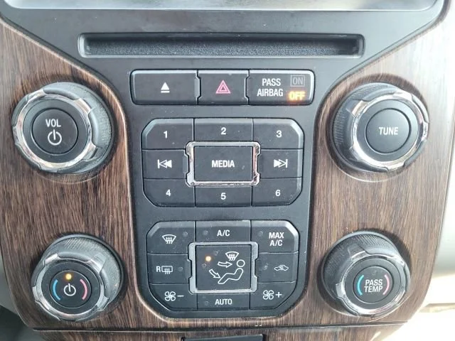 Used 2013  Ford XL image 25