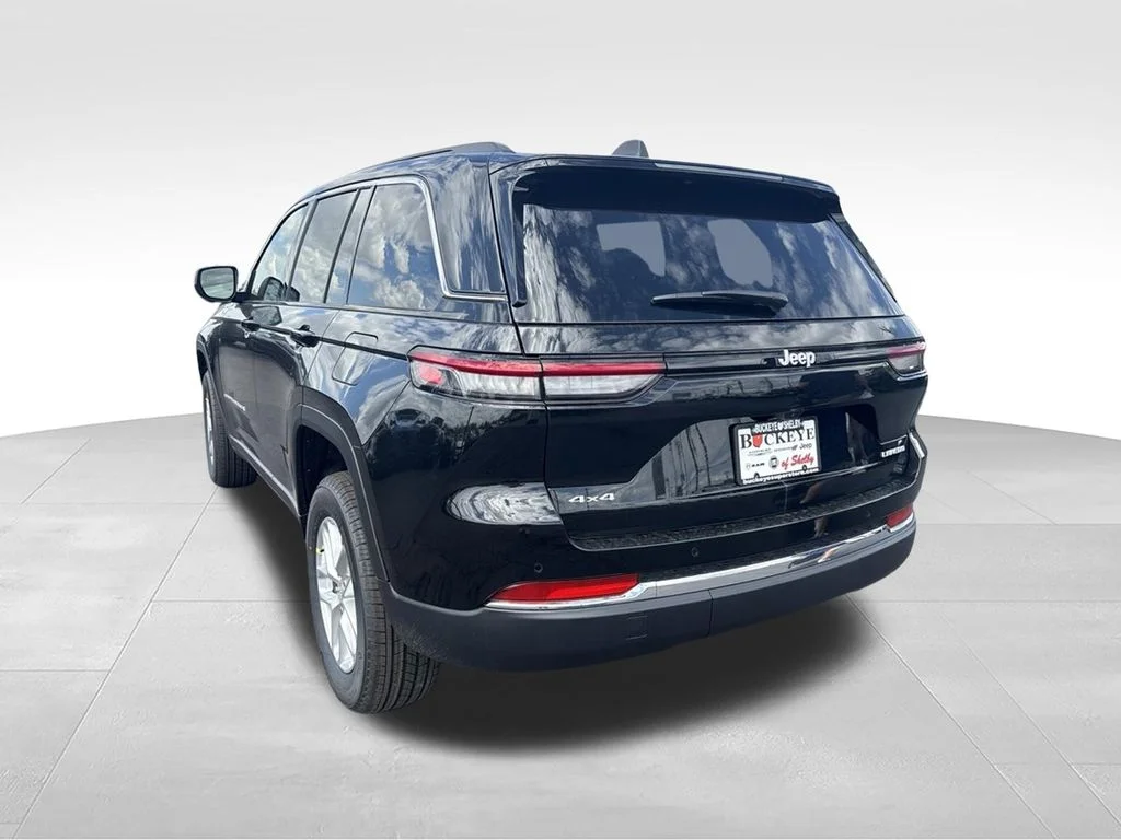 New 2026 Diamond Black Crystal Pearl-Coat Exterior Paint Jeep Laredo X image 7