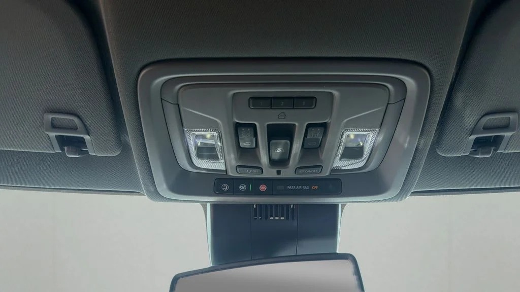 New 2026 White GMC SLT image 27