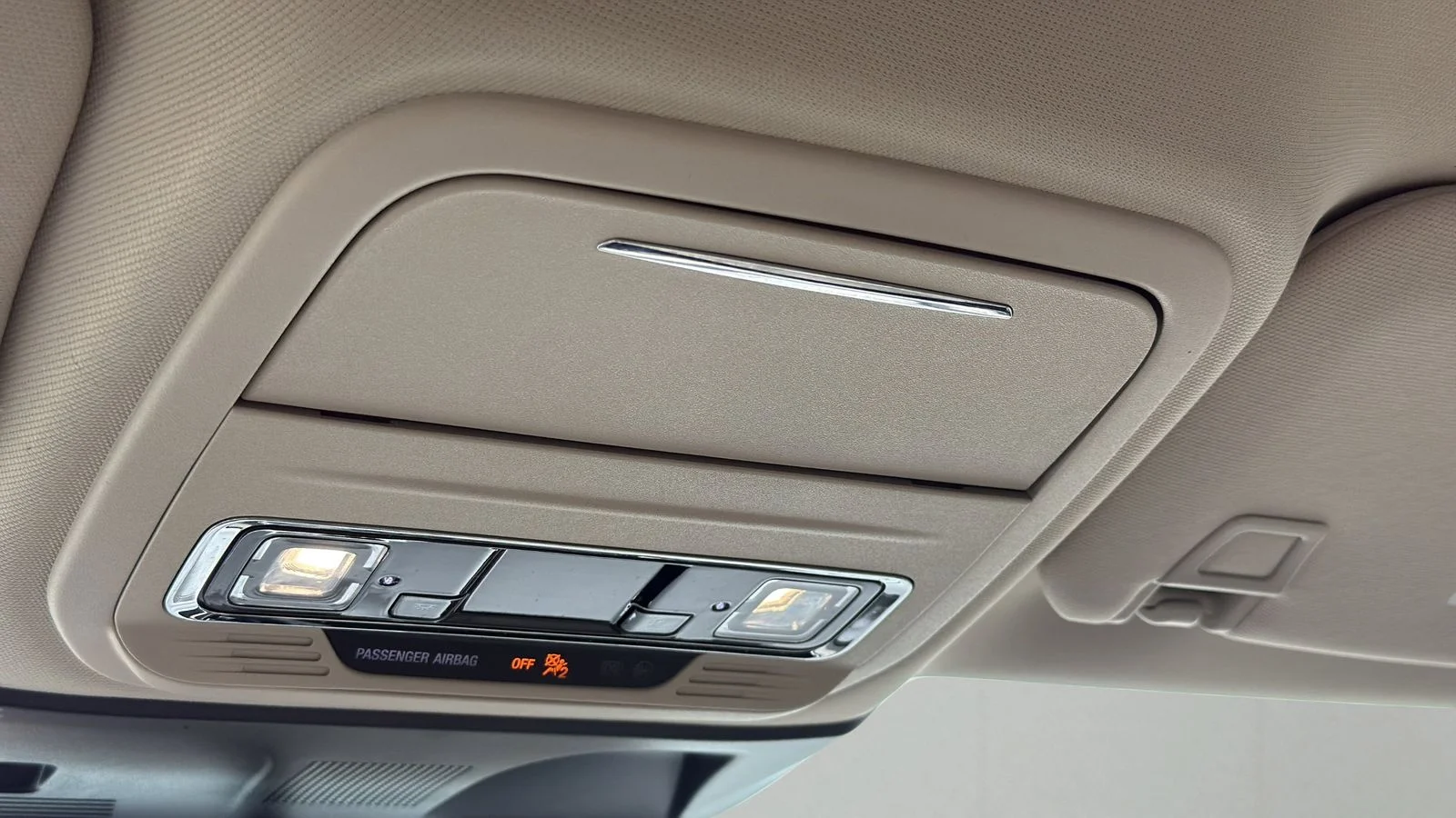 Used 2022 White Lincoln Standard image 22