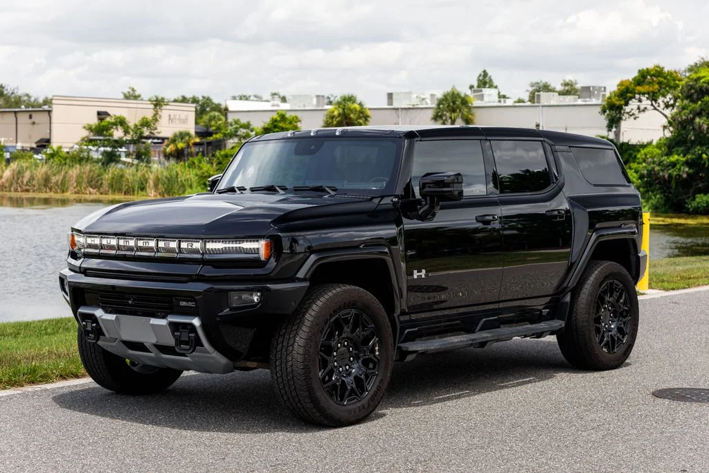 Used 2025 Black GMC 2X image 7