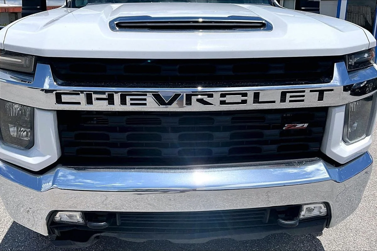 Used 2023 White Chevrolet 4WD Crew Cab Standard Bed LT image 34