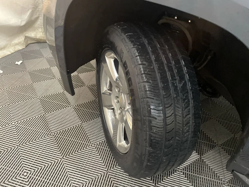 Used 2020 Shadow Gray Metallic Chevrolet LT image 34