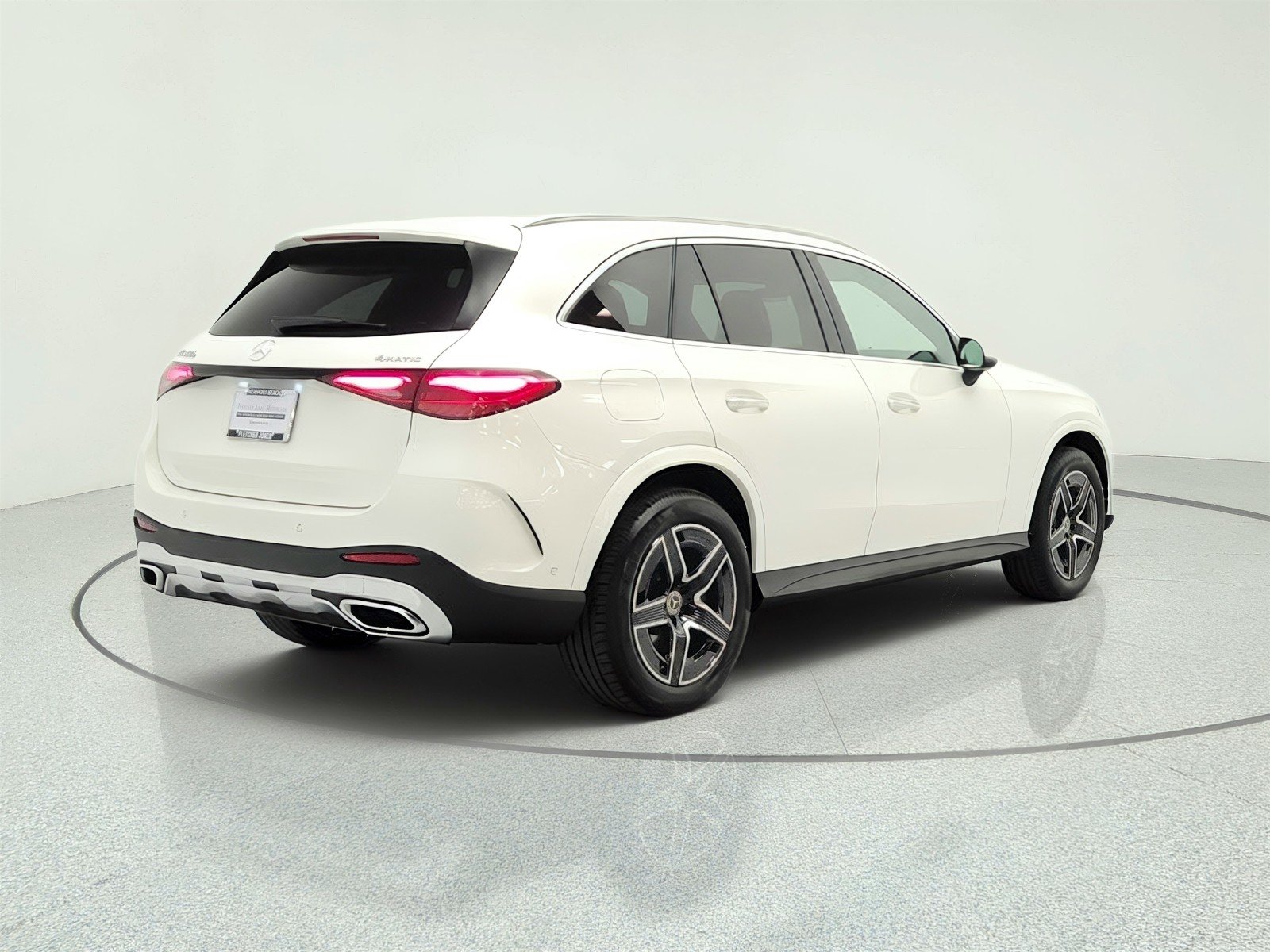 Used 2025 Polar White Mercedes-Benz GLC 350e 4MATIC® SUV image 5