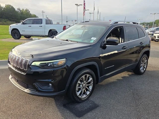Used 2020 Black Jeep Latitude Plus image 3