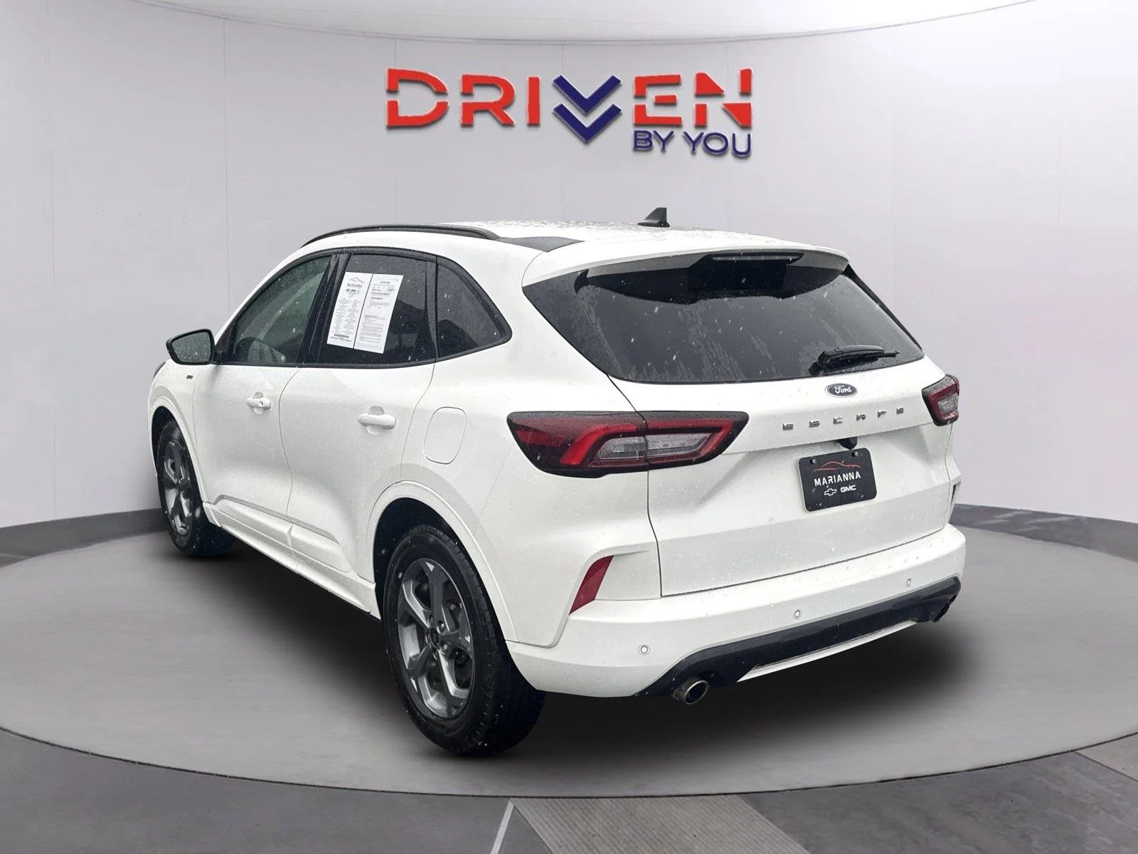 Used 2023 Star White Metallic Tri-Coat Ford ST-Line image 5