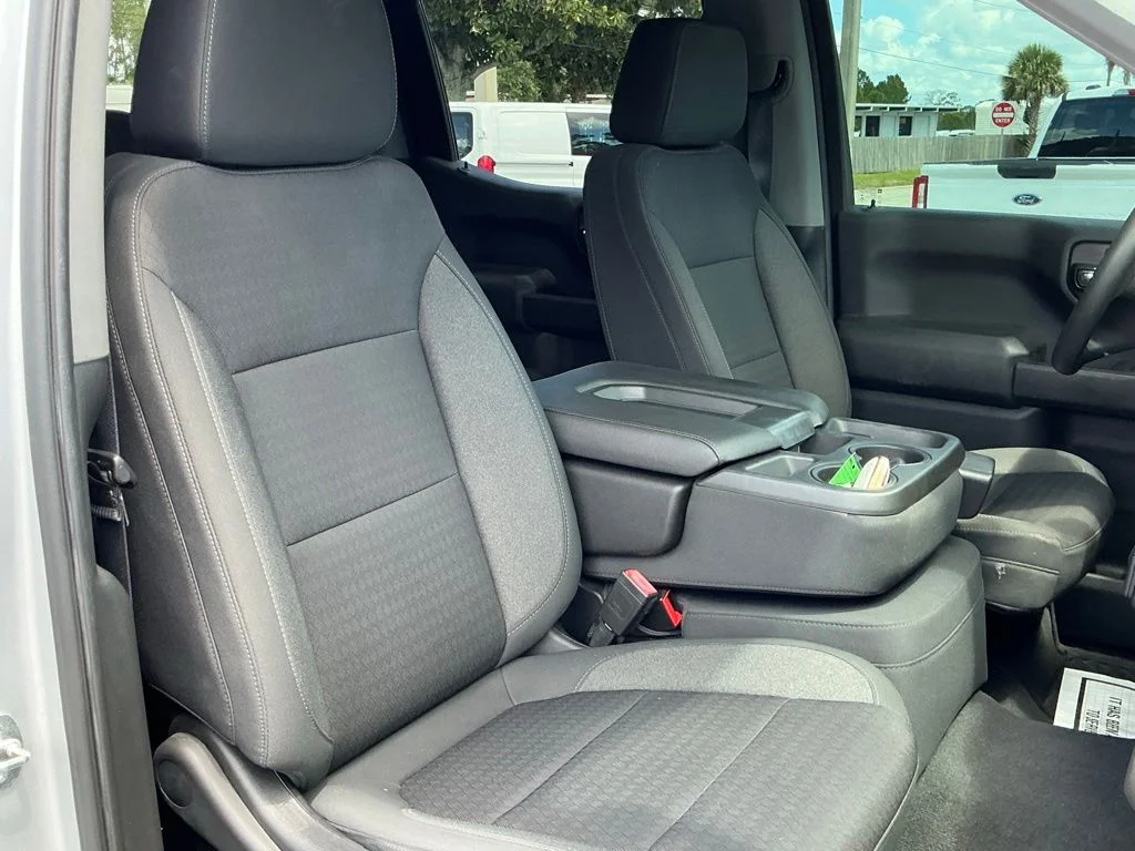 Used 2022 Silver Chevrolet Custom image 26