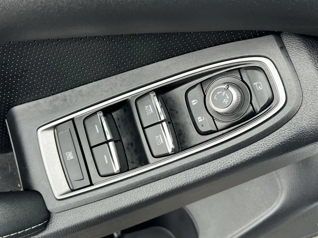 Used 2025 Silver Subaru Limited image 33