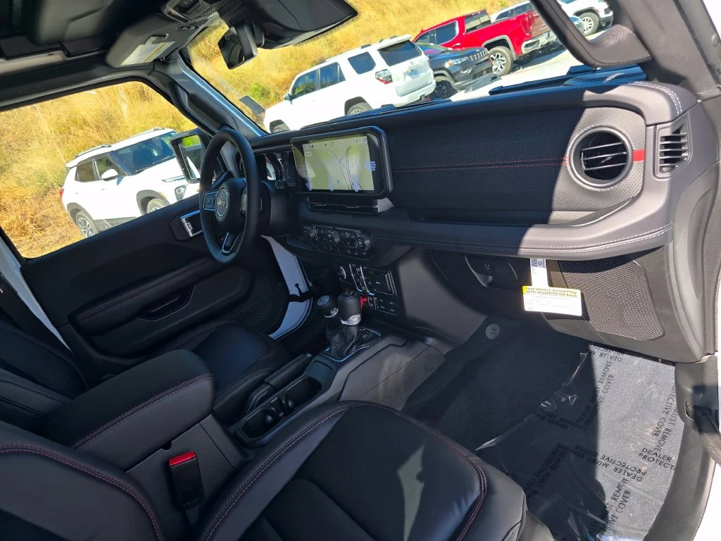 New 2027 White Jeep Rubicon X image 29