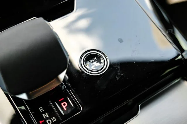 New 2026 Santorini Black Land Rover SE image 24
