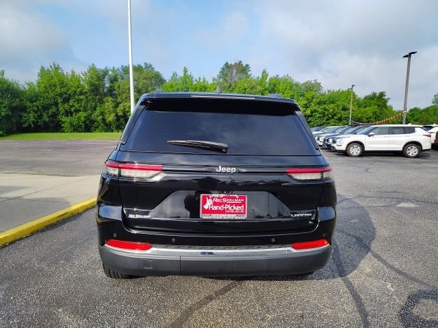 Used 2023 Black Jeep Laredo image 6