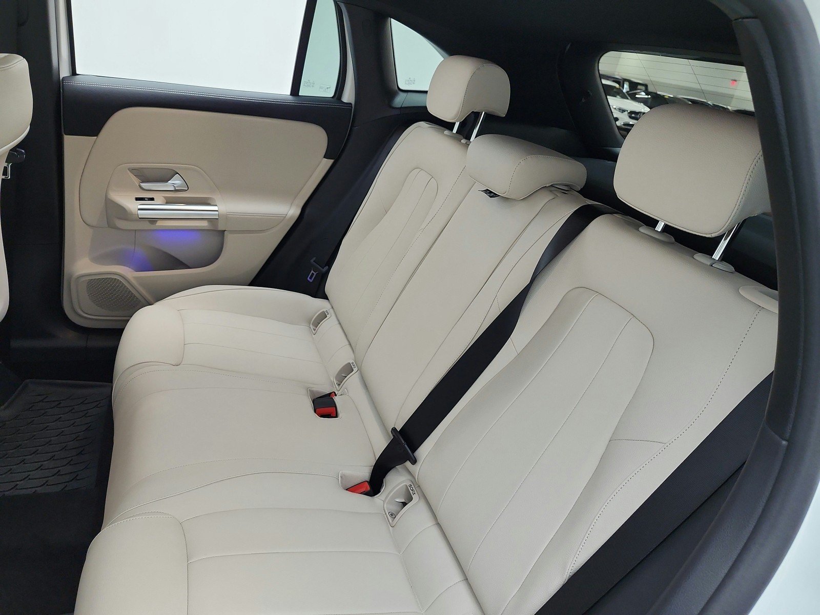 New 2026 Polar White Mercedes-Benz GLA 250 4MATIC® SUV image 11