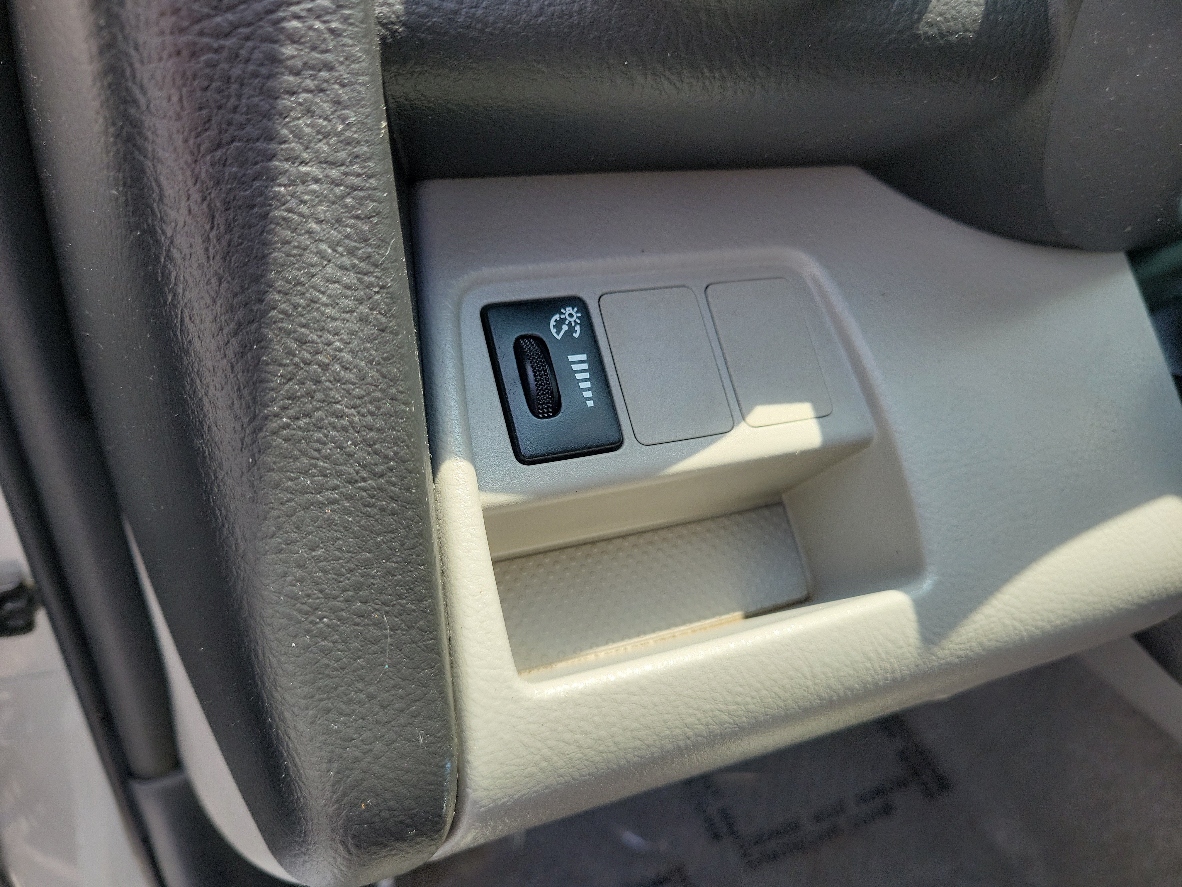 Used 2011 Classic Silver Metallic Toyota Base image 23