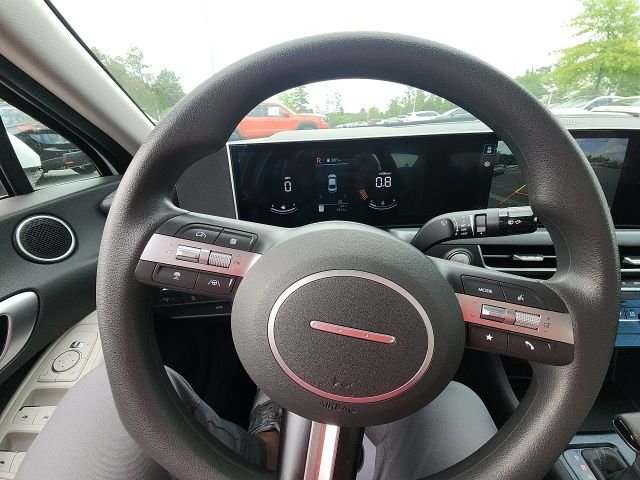 Certified Used 2025 White Hyundai SE image 33