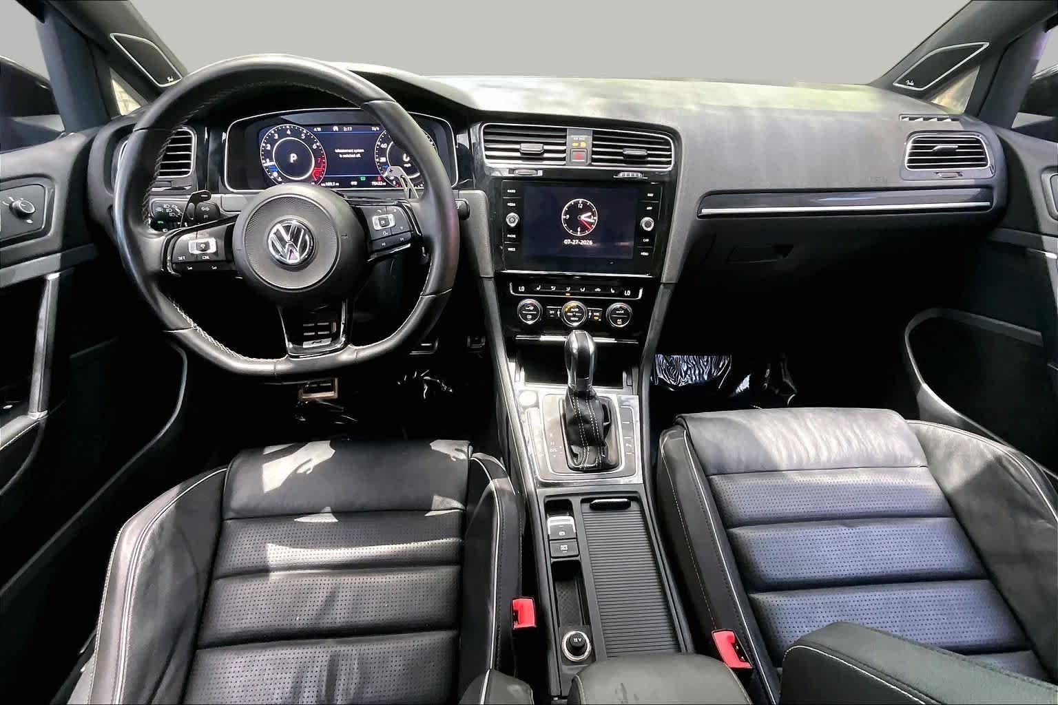 Used 2018 Lapiz Blue Metallic Volkswagen  image 16