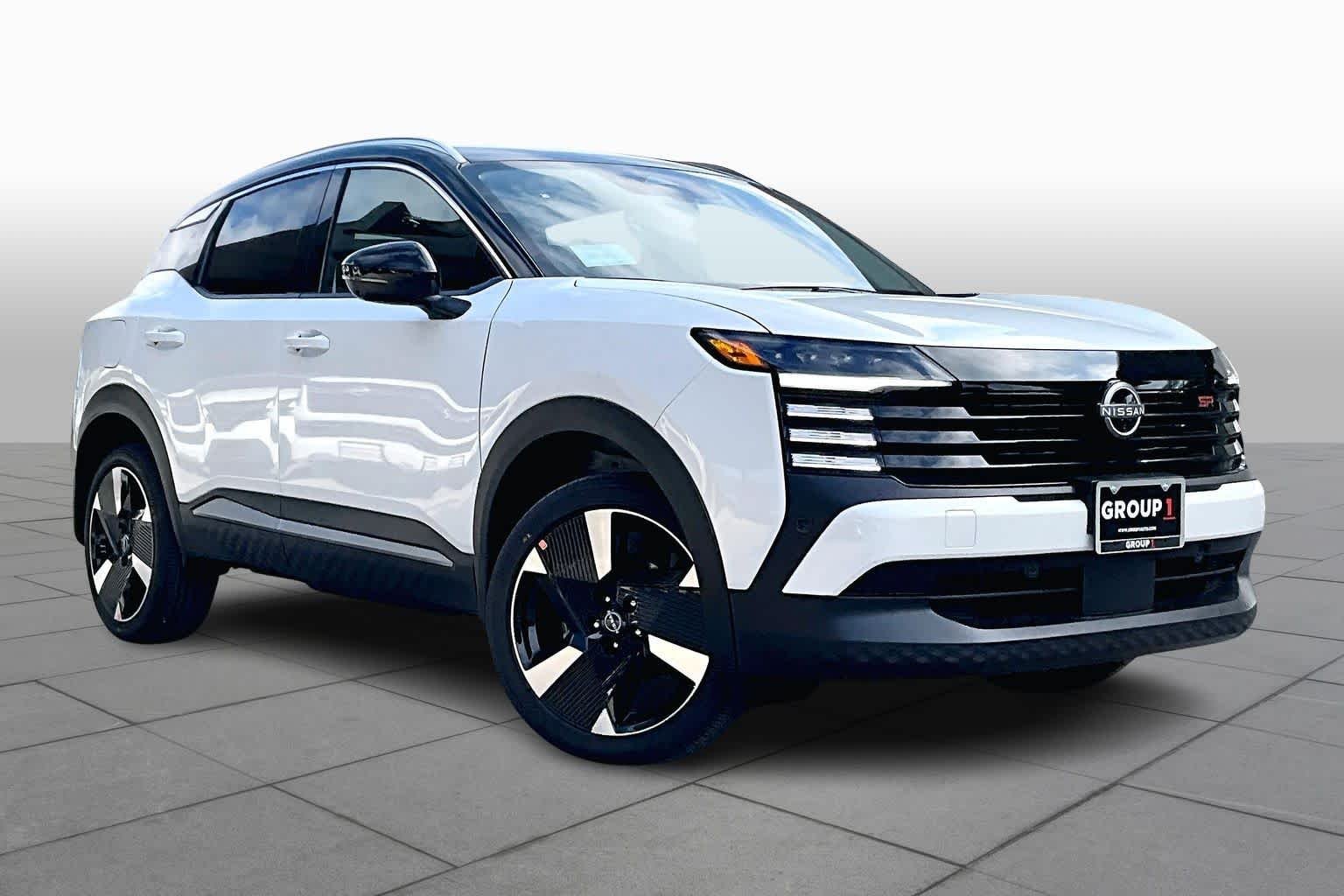 New 2026 Aspen White TriCoat / Super Black Two-tone Nissan SR image 2