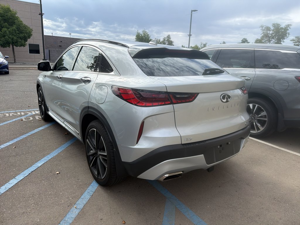 Used 2022 Liquid Platinum INFINITI ESSENTIAL image 6