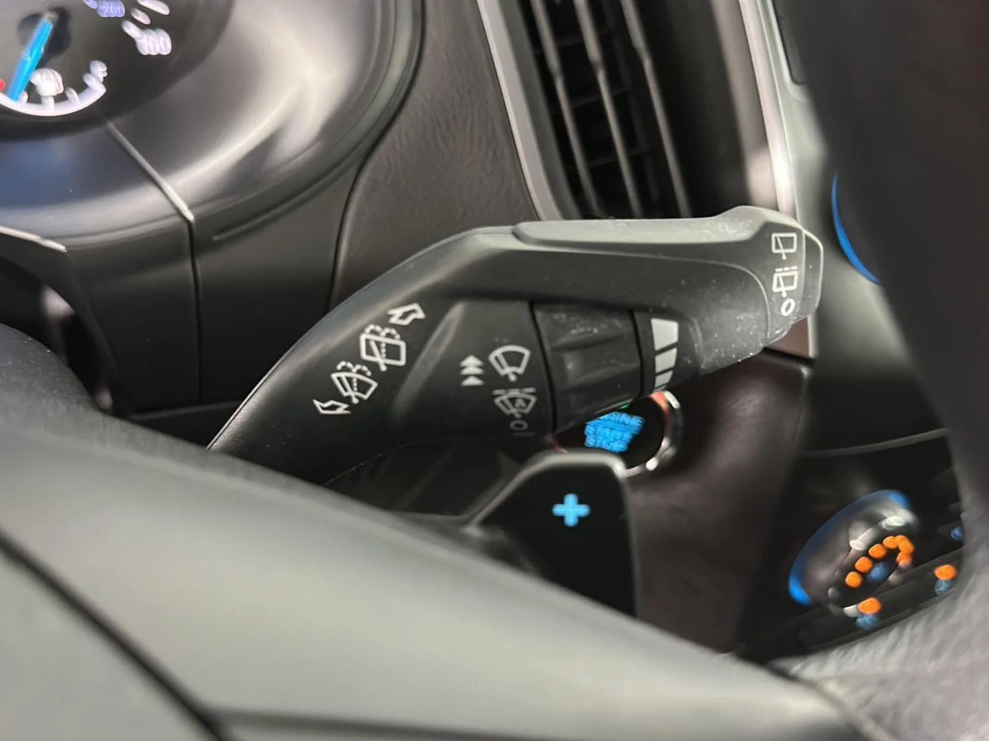 Used 2019 Ingot Silver Ford SE image 23