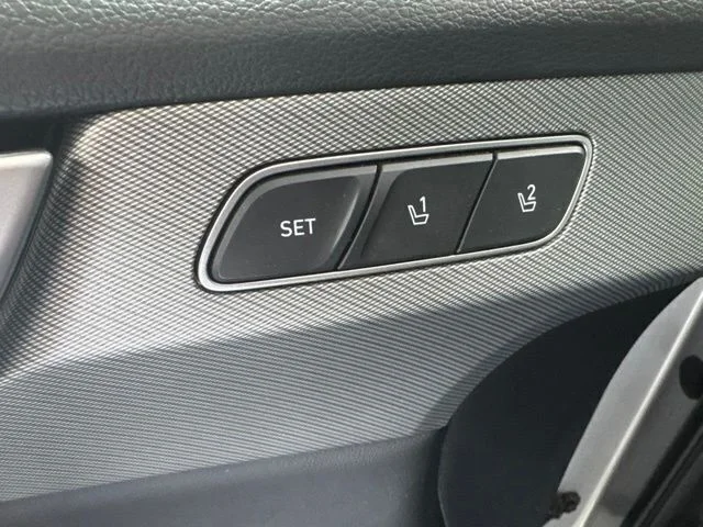Used 2025 Silver Hyundai SEL Premium image 12