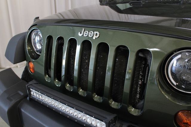 Used 2009 Green Jeep X image 28