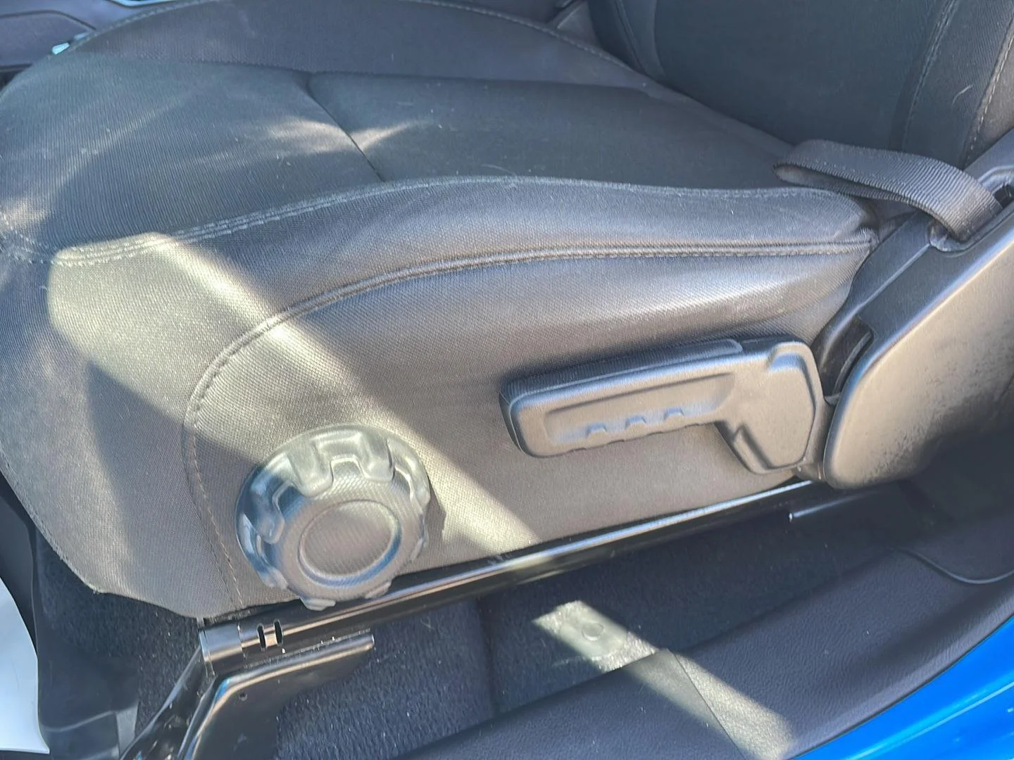 Used 2022 Hydro Blue Pearlcoat Jeep Altitude image 18