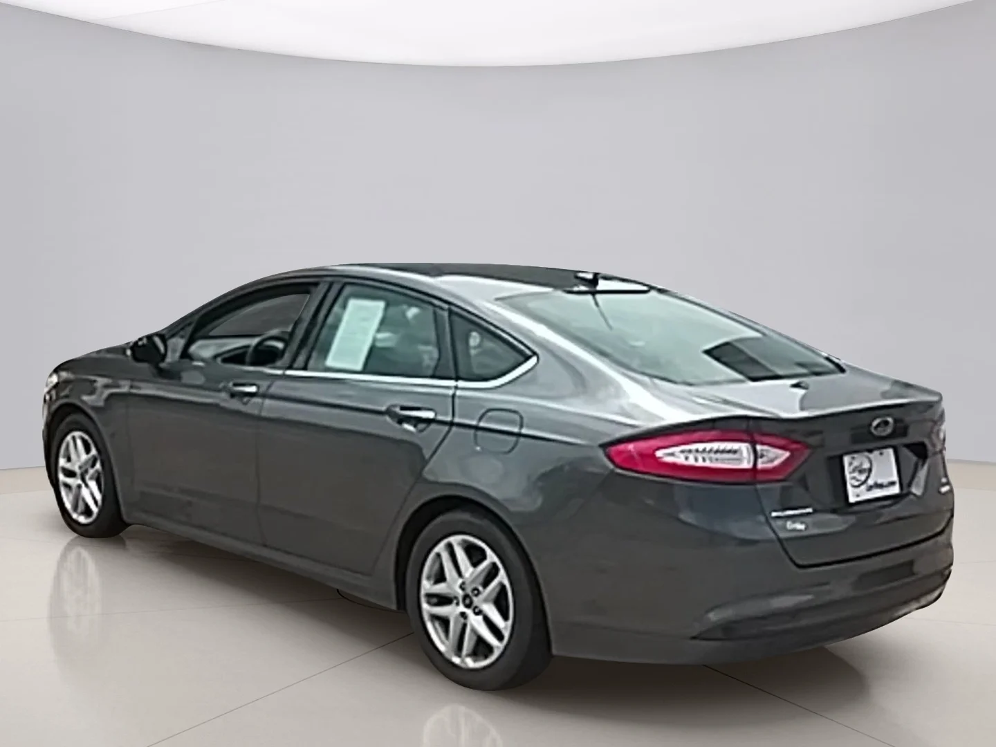 Used 2016 Gray Ford SE image 3