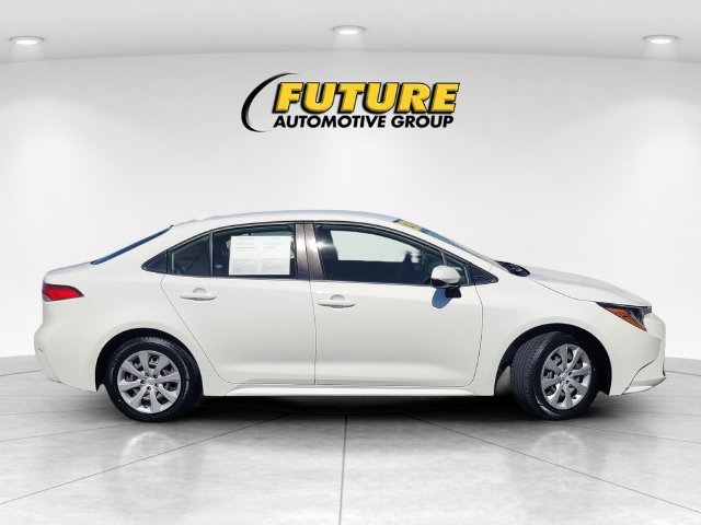 Used 2022 White Toyota LE image 3