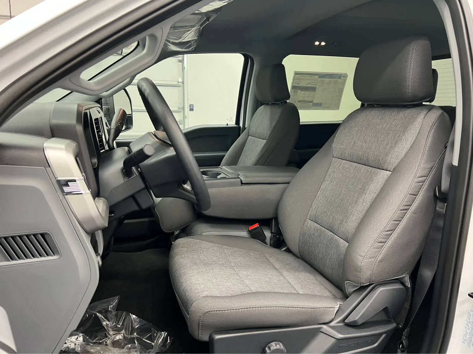 New 2026 Oxford White Ford XL image 9