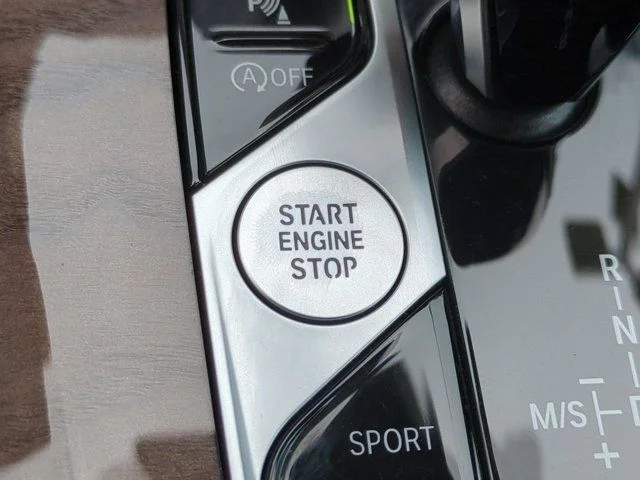 Used 2019 Beige BMW xDrive40i image 27