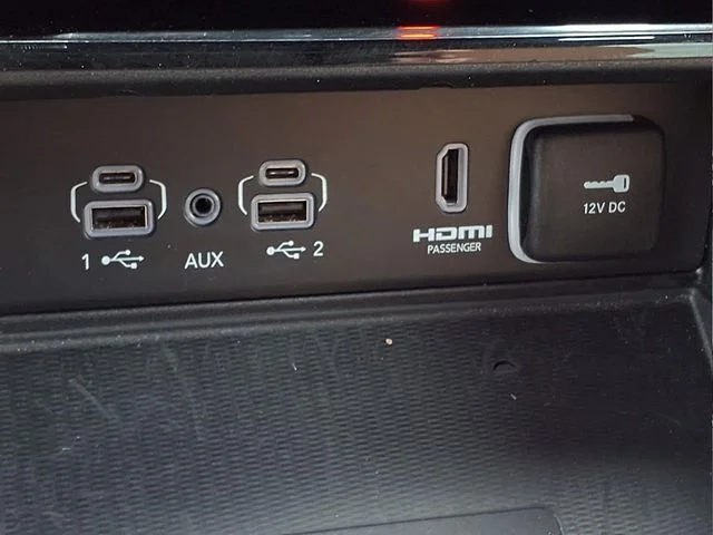 Used 2023 White/off-white Jeep Summit image 18