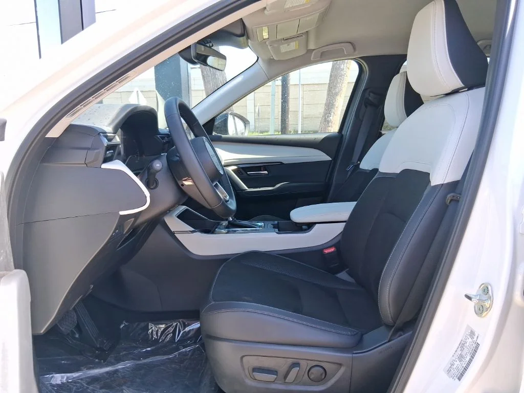 New 2026 Rhodium White Metallic Mazda 2.5 S Preferred AWD image 10