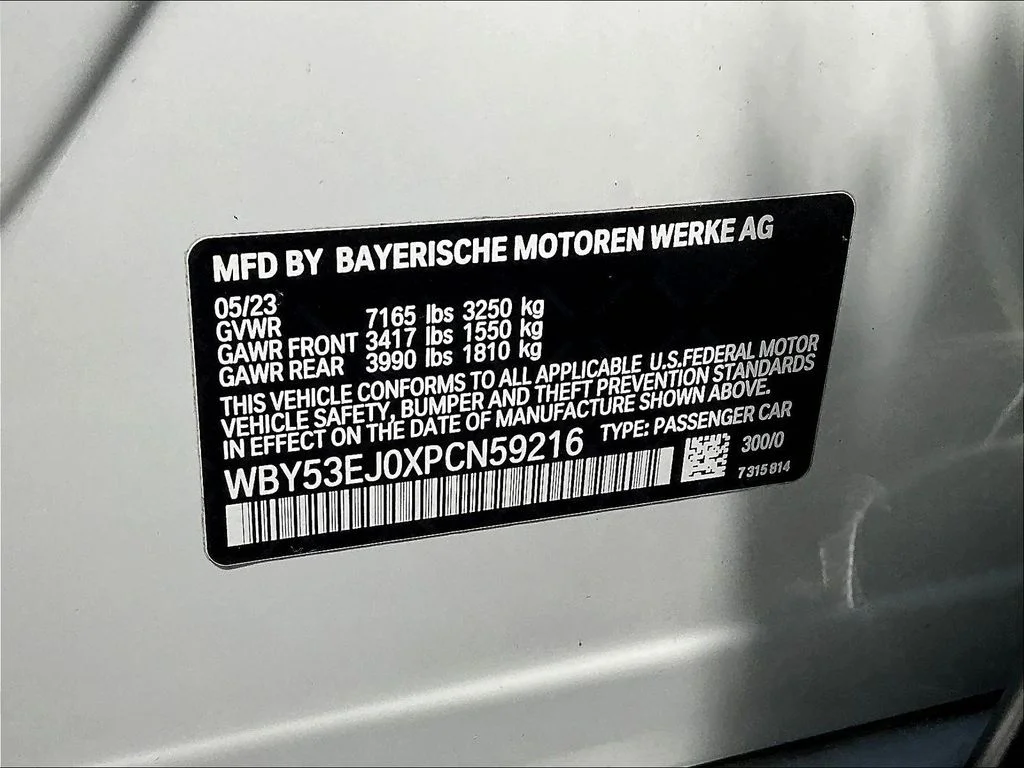 Used 2023 Alpine White BMW xDrive60 image 18