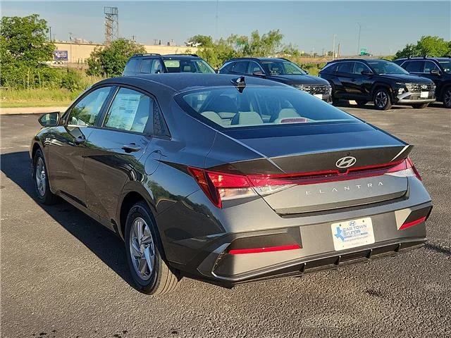 New 2026 Amazon Gray Hyundai SE image 3