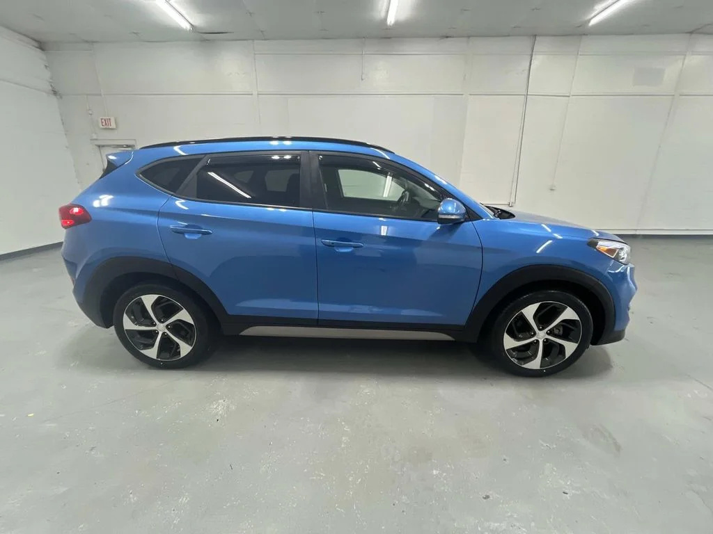 Used 2018 Hyundai Tucson Value with VIN KM8J33A25JU635153 for sale in Tullahoma, TN