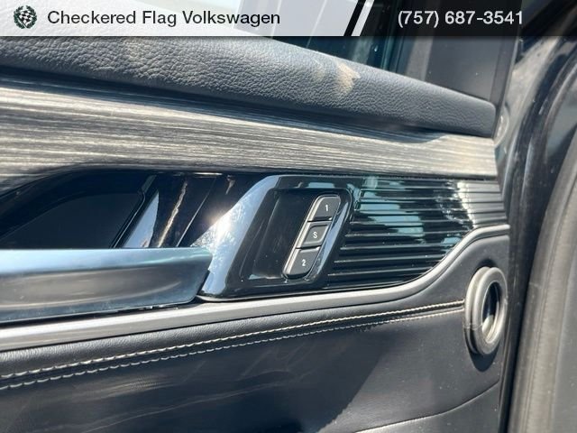 Used 2024 Diamond Black Crystal Pearlcoat Jeep Series II image 14