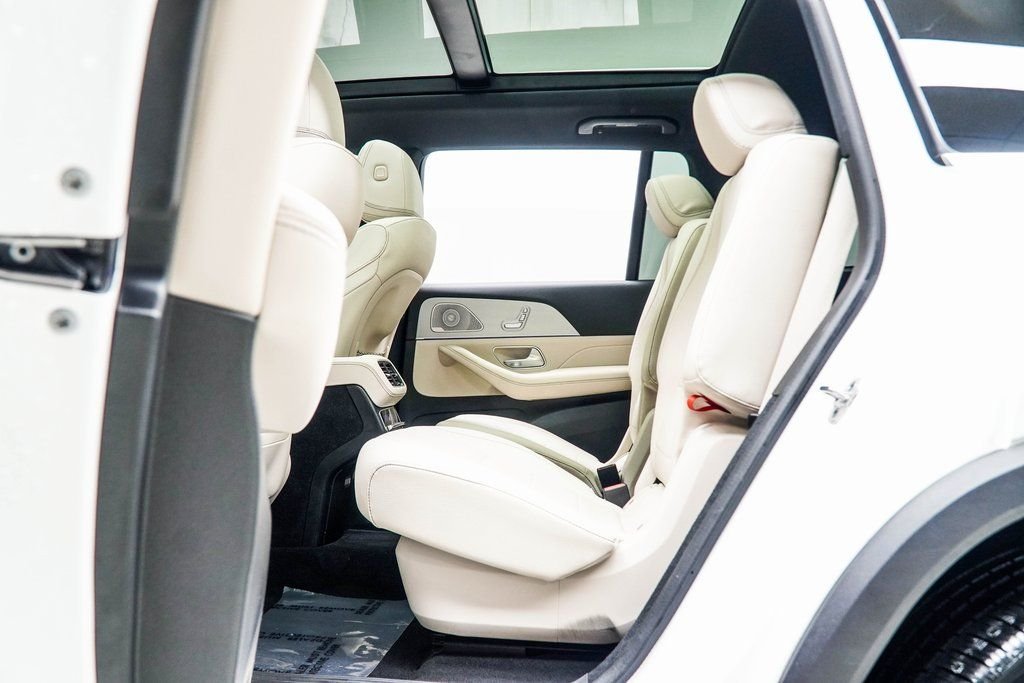 Used 2025 White Mercedes-Benz GLS 450 image 44